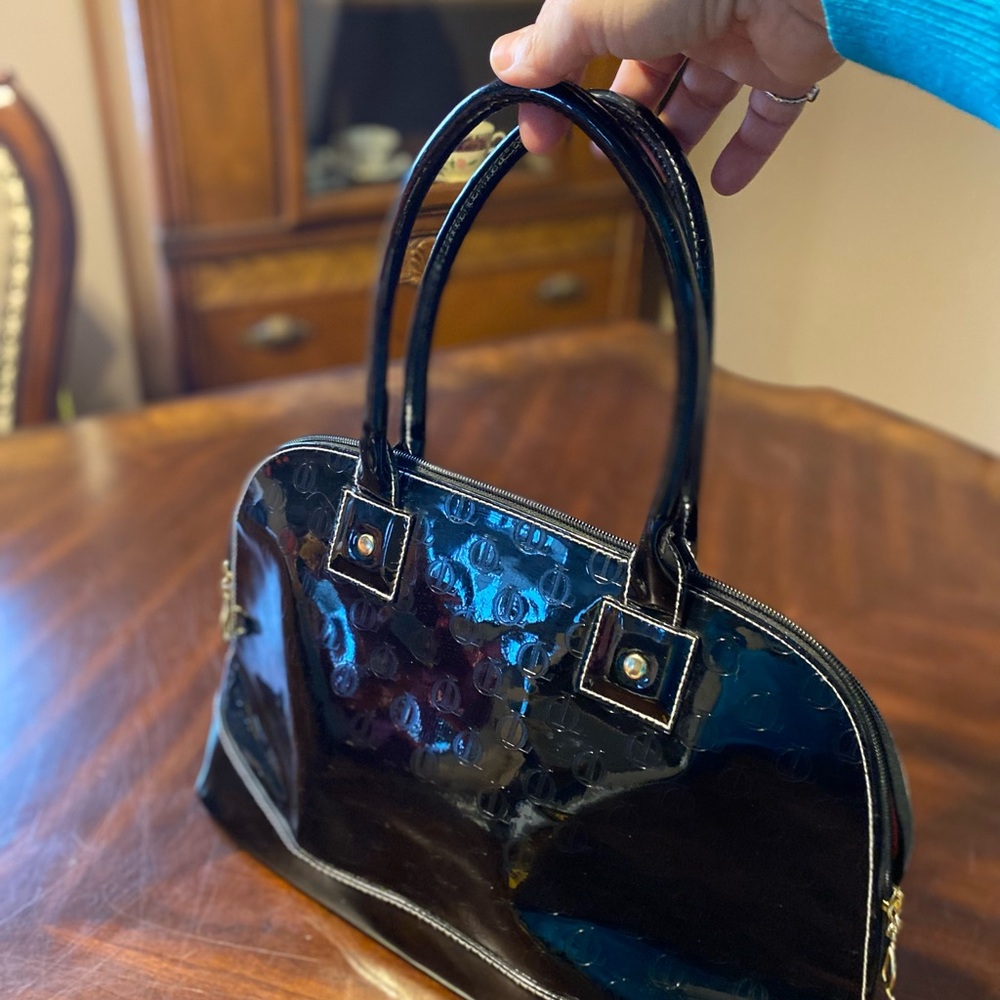 Chic Black Designer Shoulder Bag - Picture 5 of 10